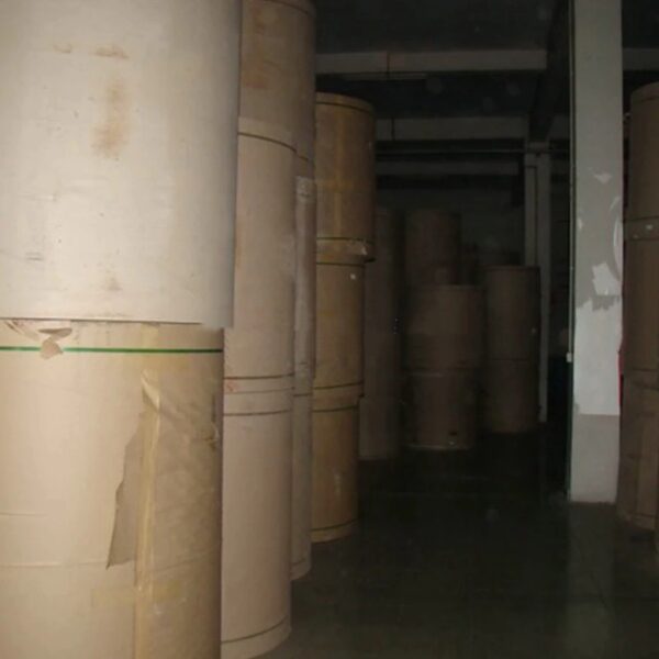 Best price large quantity supply 420 kraf board jumbo roll tube roll paper - Image 3